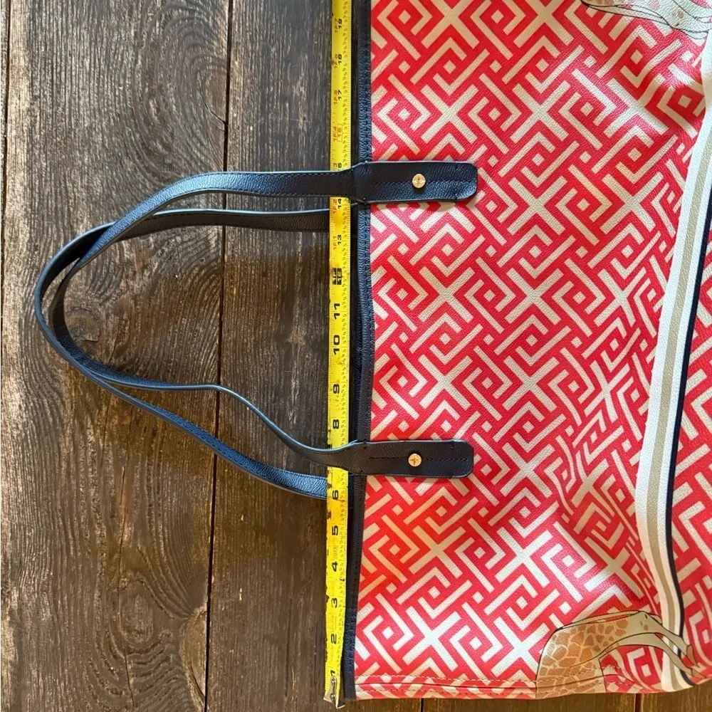 C Wonder Geometric Giraffe Tote Bag